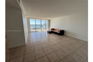 18041 Biscayne Blvd 1701 Aventura, FL 33160 Sold 05/05/26