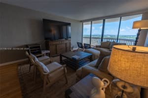 1000 W Island Blvd 2812 Aventura, FL 33160 - MLS#A11961350