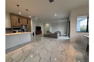 4493 Nw 81st Ave 4493 Doral, FL 33166 - MLS#A11961364