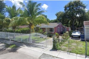 860 Nw 115th St, Miami