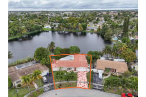 3241 Nw 40th St Lauderdale Lakes, FL 33309 - MLS#A11961387