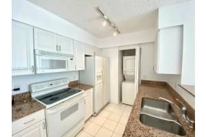 1155 Brickell Bay Dr 607 Miami, FL 33131 - MLS#A11961406