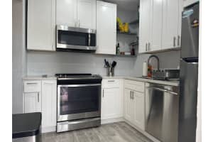 700 Layne Blvd 124 Hallandale Beach, FL 33009 - MLS#A11961407