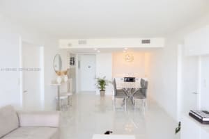 20301 W Country Club Dr 1422 Aventura, FL 33180 - MLS#A11961426