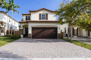 10013 Nw 89th Ter, Doral