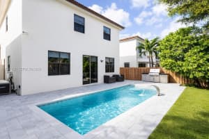 10013 Nw 89th Ter Doral, FL 33178 - MLS#A11961430