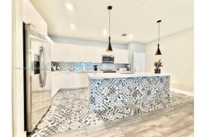 4861 Nw 83rd Path 4861 Doral, FL 33166 - MLS#A11961434