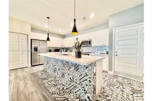 4861 Nw 83rd Path 4861 Doral, FL 33166 - MLS#A11961434