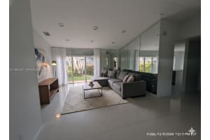 5753 Nw 98th Ave Doral, FL 33178 - MLS#A11961437