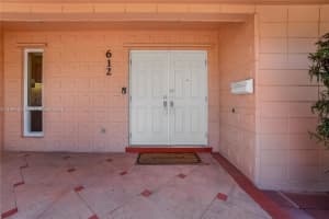 612 N 46th Ave Hollywood, FL 33021 - MLS#A11961520