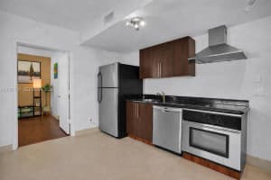 1300 Pennsylvania Ave 305 Miami Beach, FL 33139 - MLS#A11961631