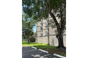 7075 Nw 186th St C104, Hialeah