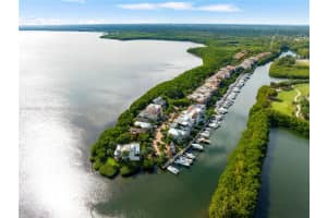 5860 Paradise Point Dr Palmetto Bay, FL 33157 - MLS#A11961653