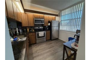 1717 Whitehall Dr 401 Davie, FL 33324 - MLS#A11961770