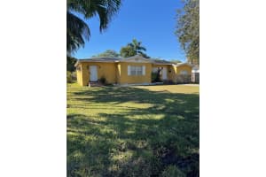 550 Forrest Dr, Miami Springs