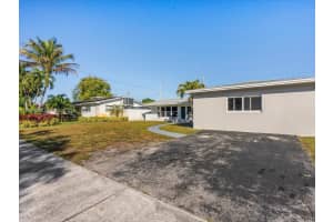 4709 Washington St Hollywood, FL 33021 - MLS#A11961809