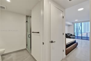 121 Ne 5th Street 807 Miami, FL 33132 - MLS#A11961922