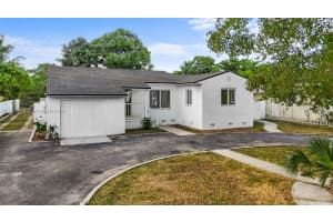 201 S Biscayne River Dr Miami, FL 33169 - MLS#A11961956