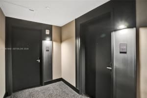 121 Ne 5th Street 1001b, Miami