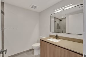 121 Ne 5th Street 401b Miami, FL 33132 - MLS#A11961990