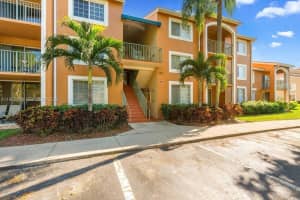 1150 Wildwood Lakes Blvd 203, Naples
