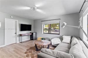 715 Ne 6th St 1 Hallandale Beach, FL 33009 - MLS#A11962113