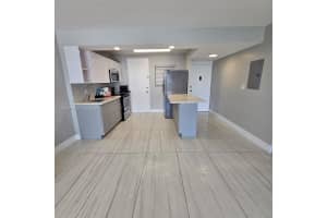 15600 Nw 7th Ave 703, Miami