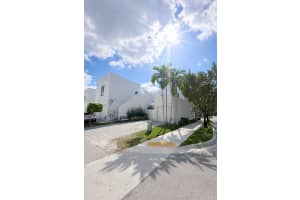 10565 Nw 64th Way Doral, FL 33178 - MLS#A11962182