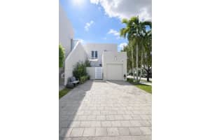 10565 Nw 64th Way Doral, FL 33178 - MLS#A11962182