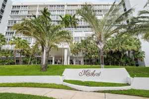 600 Grapetree Dr 3ds, Key Biscayne