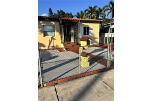 3445 Nw 2nd St, Miami