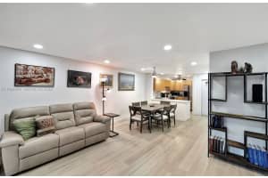 499 Se 13th St 7e Fort Lauderdale, FL 33316 - MLS#A11962239