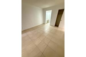 301 Cambridge Rd 106 Hollywood, FL 33024 - MLS#A11962264