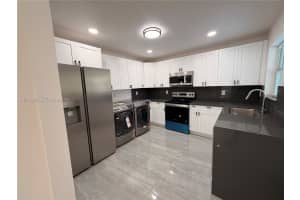 809 Nw 12th Ave Fort Lauderdale, FL 33311 - MLS#A11962268