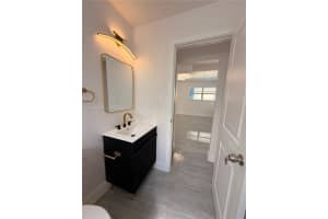 809 Nw 12th Ave Fort Lauderdale, FL 33311 - MLS#A11962268