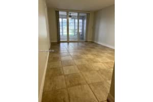 9235 Lagoon Pl 111 Davie, FL 33324 - MLS#A11962304