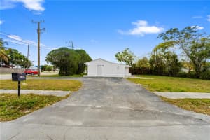 6200 Fletcher St Hollywood, FL 33023 - MLS#A11962315