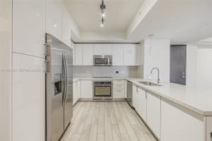 999 Sw 1st Ave 1916 Miami, FL 33130 - MLS#A11962336