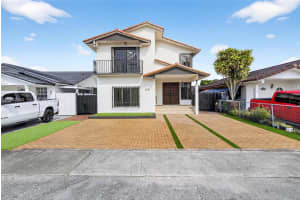 1285 W 42nd Pl, Hialeah