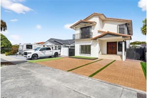 1285 W 42nd Pl Hialeah, FL 33012 - MLS#A11962360