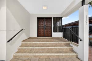 1285 W 42nd Pl Hialeah, FL 33012 - MLS#A11962360