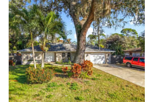 216 Greenwood Lehigh Acres, FL 33936 - MLS#A11962434