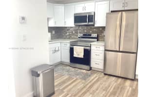 9423 S Hollybrook Lake Dr 106 Pembroke Pines, FL 33025 - MLS#A11962449