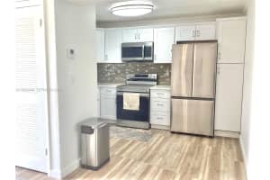 9423 S Hollybrook Lake Dr 106 Pembroke Pines, FL 33025 - MLS#A11962449