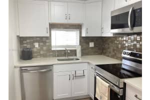 9423 S Hollybrook Lake Dr 106 Pembroke Pines, FL 33025 - MLS#A11962449