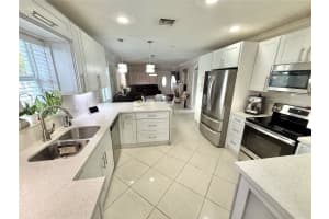 300 Sw 71st Ave Miami, FL 33144 - MLS#A11962468