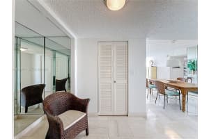 8530 Byron Ave 505 Miami Beach, FL 33141 - MLS#A11962471