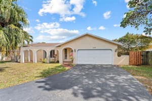 2605 Nw 98th Ln, Coral Springs