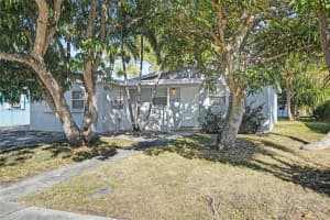 307 Nw 11th Ave Delray Beach, FL 33444 - MLS#A11962644
