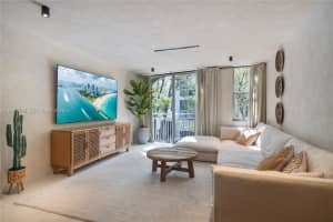 325 Meridian Ave 12 Miami Beach, FL 33139 - MLS#A11962649